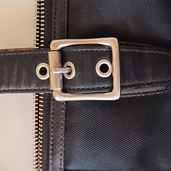 Coach purse in VGC. Black. - Picture 4 of 12